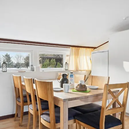 2 Bedroom Lovely In Apartamento