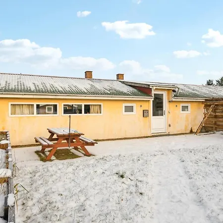 2 Bedroom Lovely In *