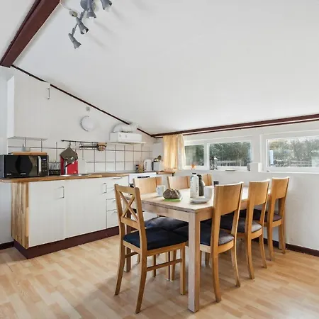 Апартаменты 2 Bedroom Lovely In *